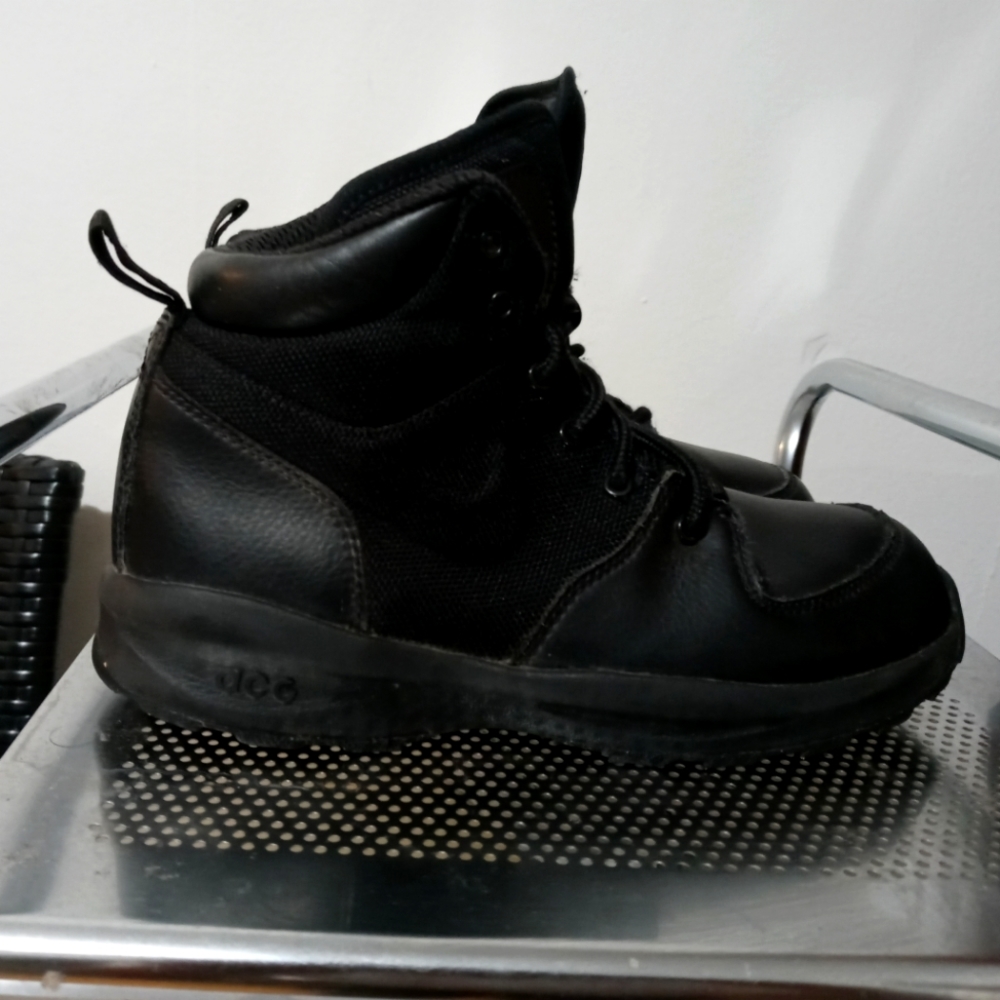Nike ACG boots
